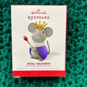 Hallmark Retail Associate 2014 Keepsake Ornament Royal Treatment Limited Edition